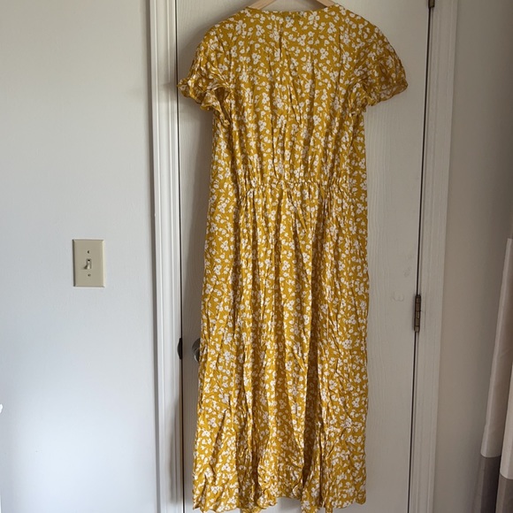 Shein yellow and white floral wrap dress size Med - Picture 6 of 6